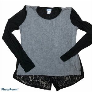 Abbeline mixed fabric top 💥💥 SALE! 5 / $25 💥💥